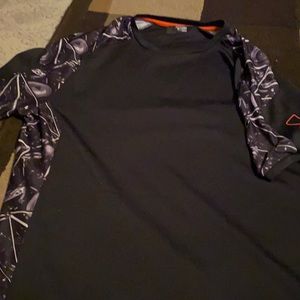 UA dry fit t shirt